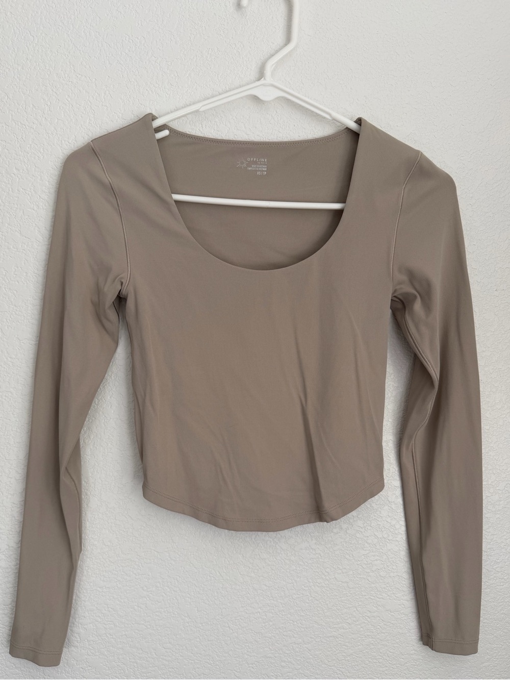 Aerie athletic Long Sleeve Crop Top - Taupe